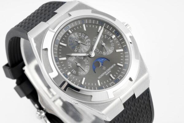 Patek Philippe Overseas 4300V
