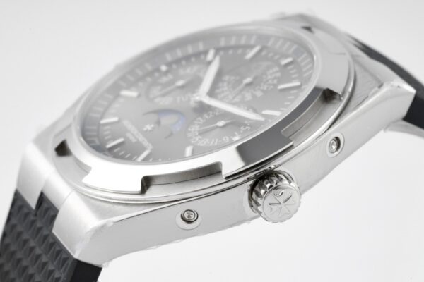 Patek Philippe Overseas 4300V