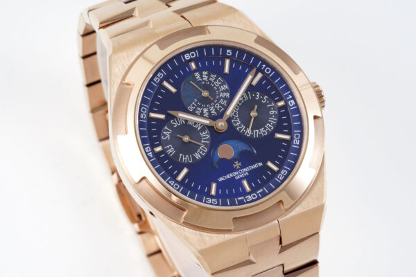 Patek Philippe Overseas 4300V