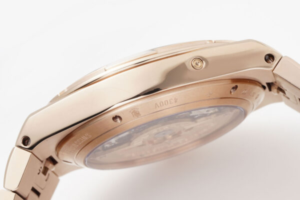 Patek Philippe Overseas 4300V