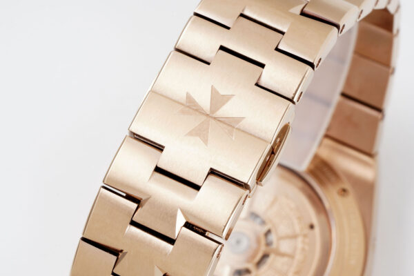 Patek Philippe Overseas 4300V