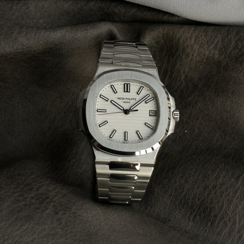 Patek Philippe Nautilus 5711/1A White