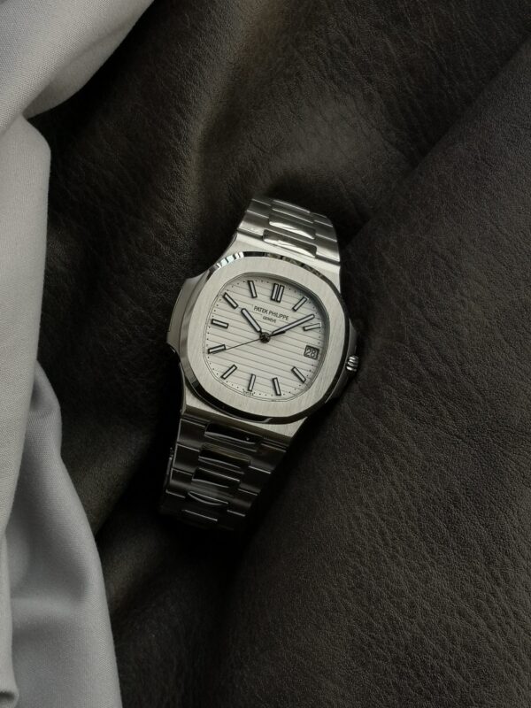 Patek Philippe Nautilus 5711/1A White