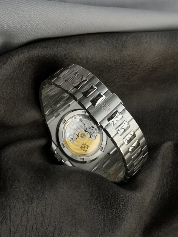 Patek Philippe Nautilus 5711/1A White