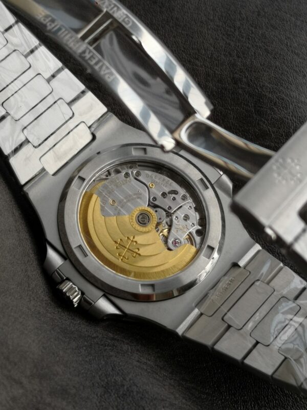 Patek Philippe Nautilus 5711/1A White
