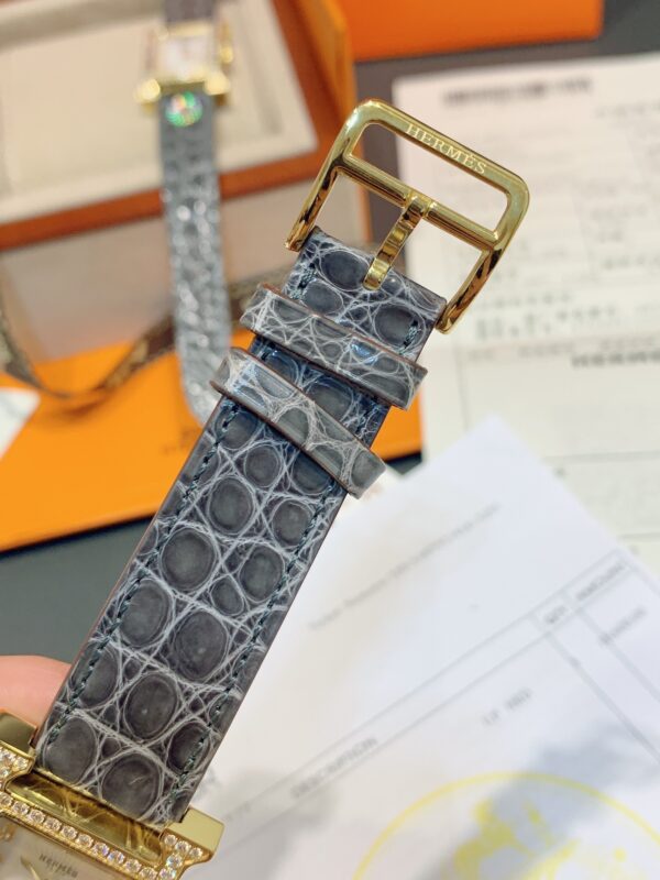 a1677588108394_5377-1.jpg Hermes Watch Reference Pending Pink
