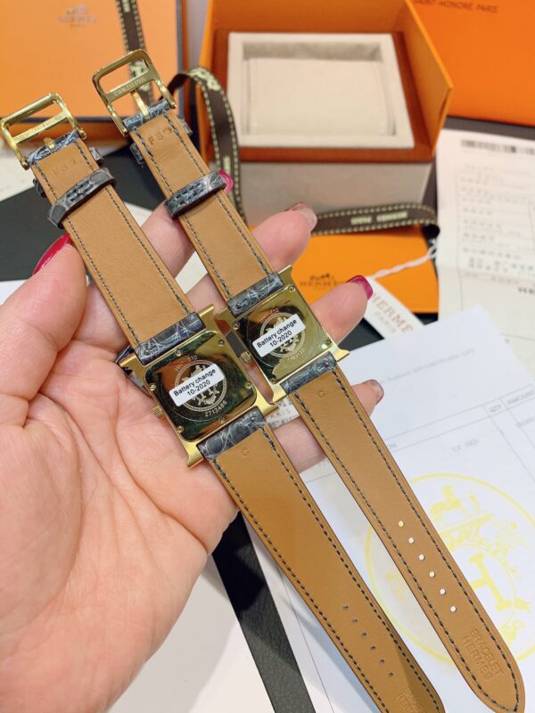 a1677588108395_3162-1.jpg Hermes Watch Reference Pending Pink