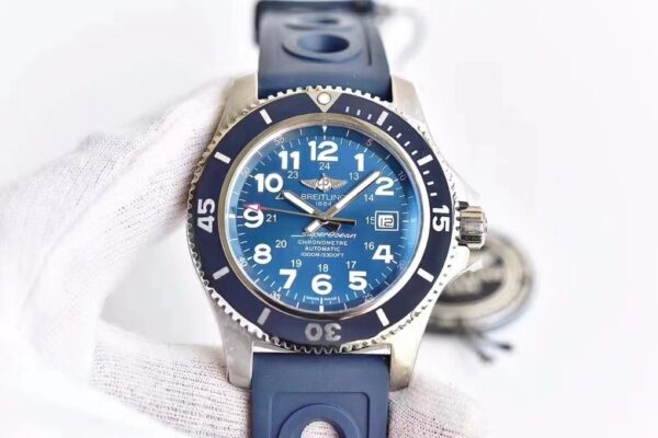 Breitling Superocean (SUPEROCEAN) Blue