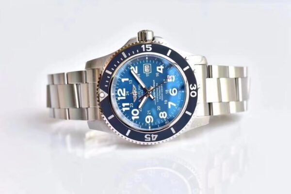 Breitling Superocean (SUPEROCEAN) Blue