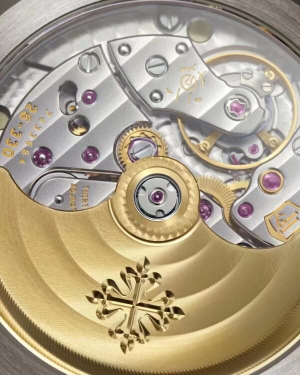Patek Philippe Nautilus 5811G