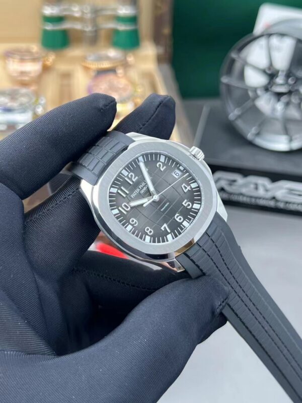 Patek Philippe Aquanaut (AQUANAUT) Tiffany Blue