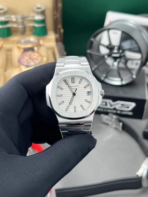 Patek Philippe Nautilus (NAUTILUS) White