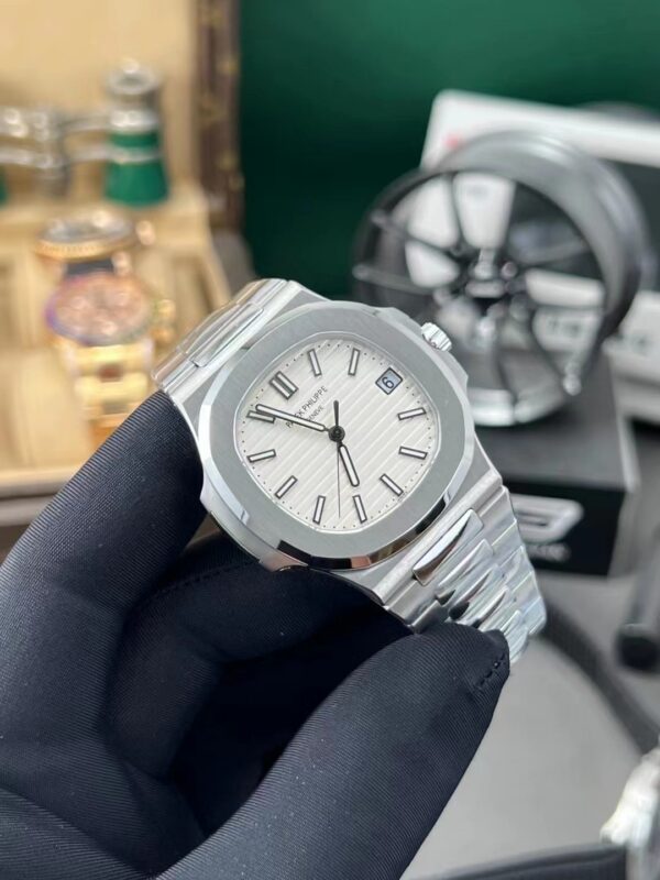 Patek Philippe Nautilus (NAUTILUS) White