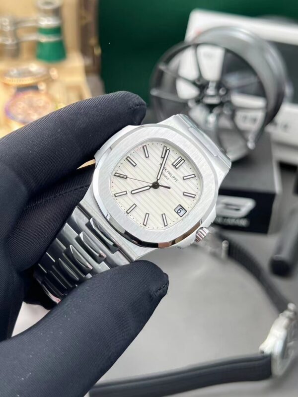 Patek Philippe Nautilus (NAUTILUS) White