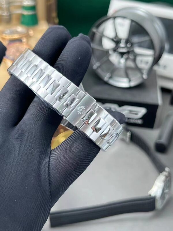 Patek Philippe Nautilus (NAUTILUS) White