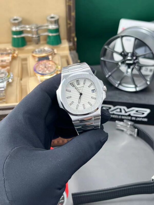 Patek Philippe Nautilus (NAUTILUS) White