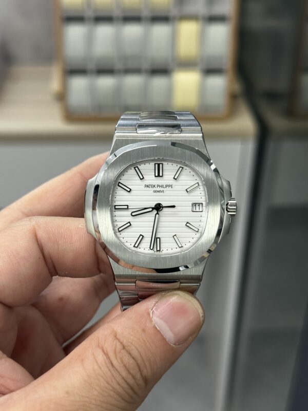 Patek Philippe Nautilus (NAUTILUS) White