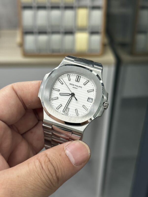 Patek Philippe Nautilus (NAUTILUS) White