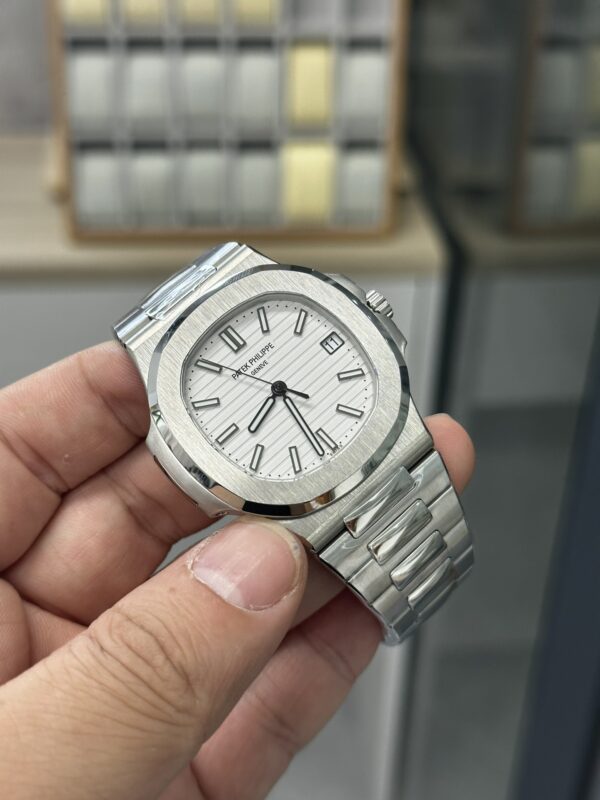 Patek Philippe Nautilus (NAUTILUS) White