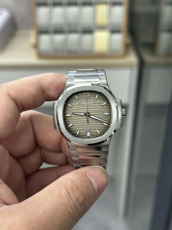 Patek Philippe Nautilus 7118 Gray