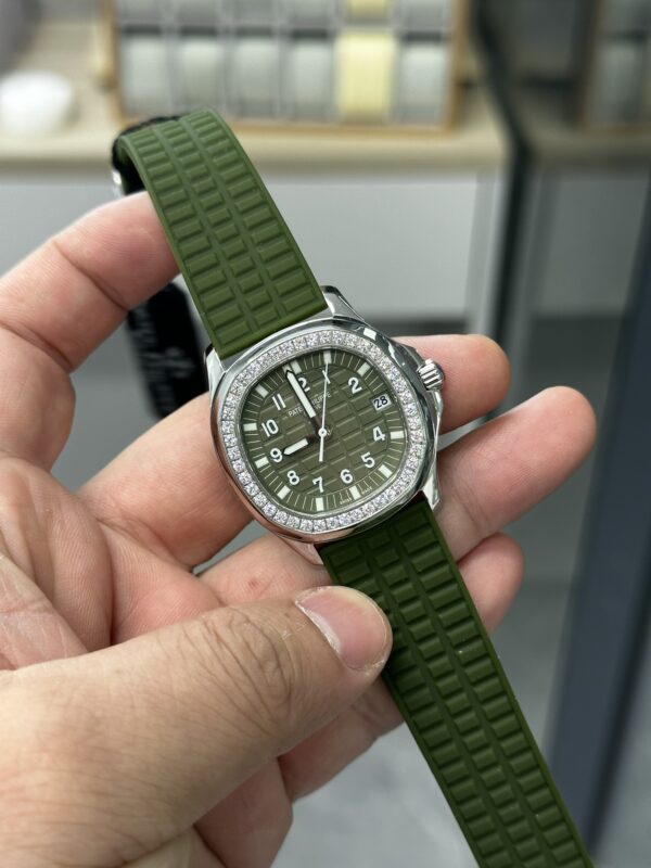 Patek Philippe Aquanaut (AQUANAUT)