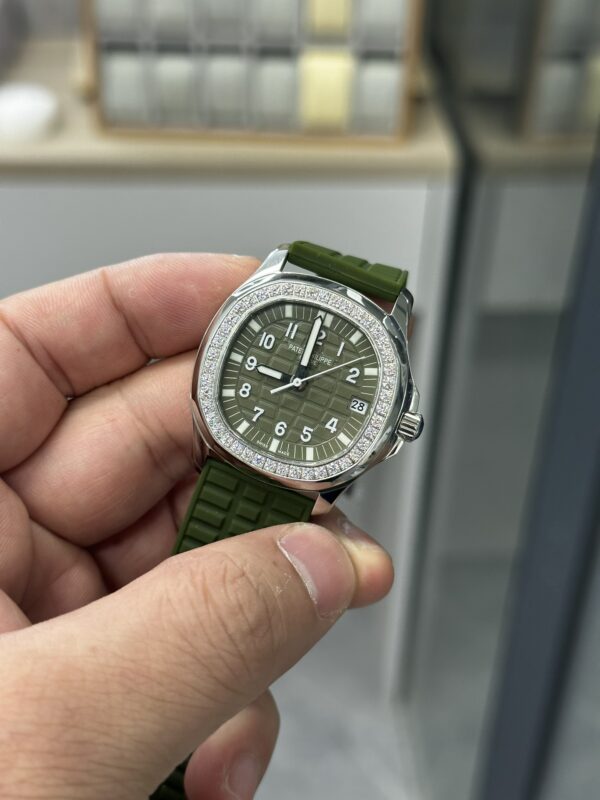 Patek Philippe Aquanaut (AQUANAUT)