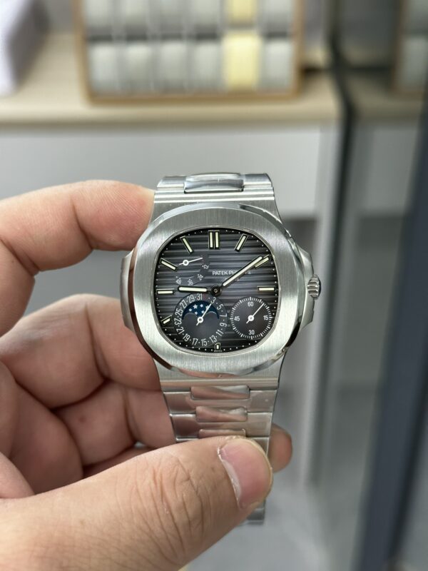 Patek Philippe Nautilus 5712