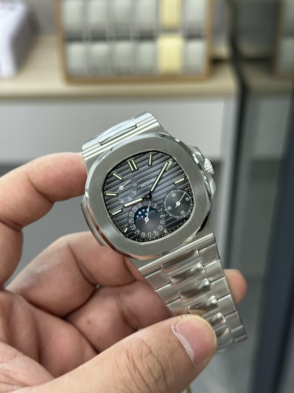 Patek Philippe Nautilus 5712