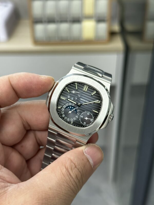 Patek Philippe Nautilus 5712