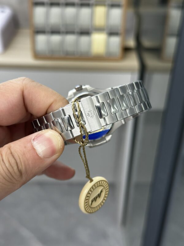Patek Philippe Nautilus 5712