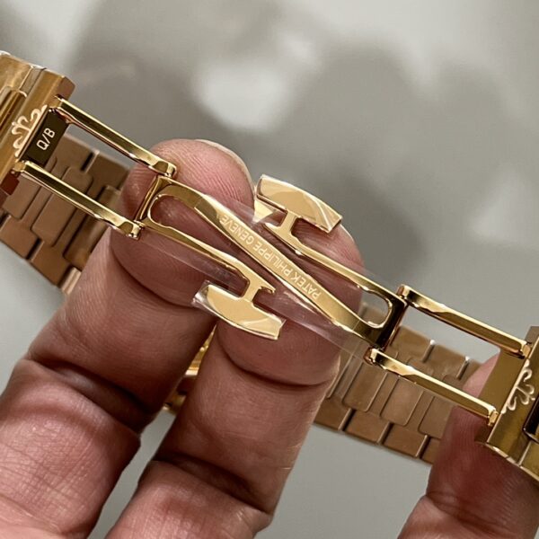Patek Philippe Nautilus (NAUTILUS)