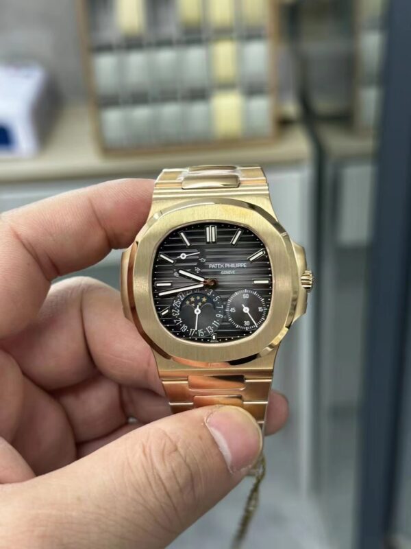 Patek Philippe Nautilus 5712 Rose Gold