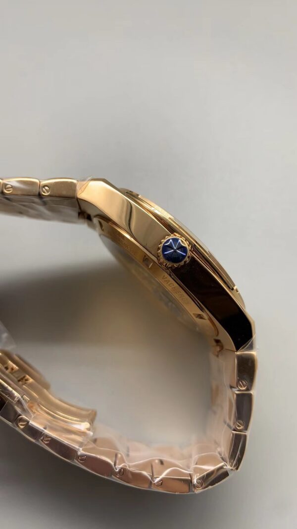 Patek Philippe Overseas 4500V Blue