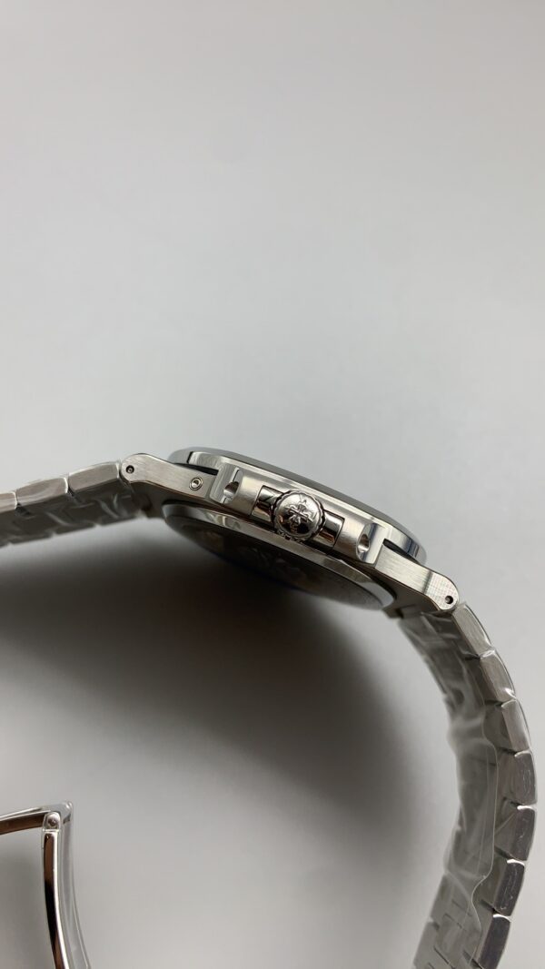 a1712582093561_8616-4.jpg Patek Philippe Nautilus 5712
