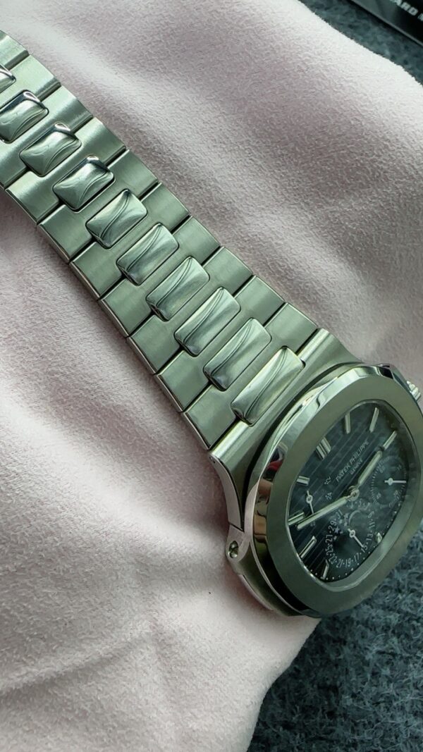 Patek Philippe Nautilus 5712