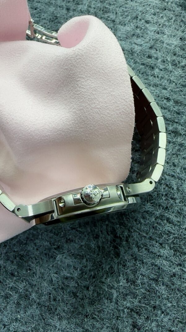 Patek Philippe Nautilus 5712