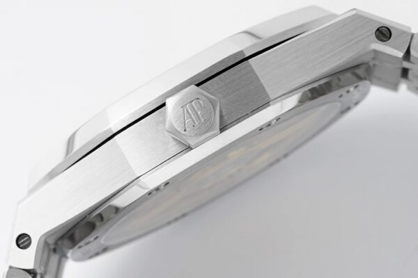 Audemars Piguet Royal Oak 15500 Red