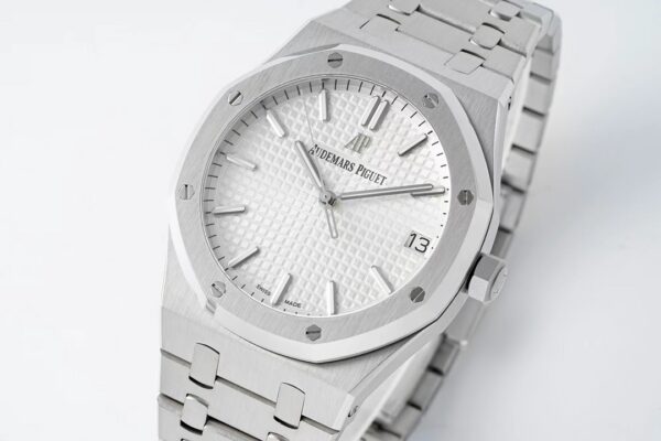 Audemars Piguet Royal Oak 15500 Red