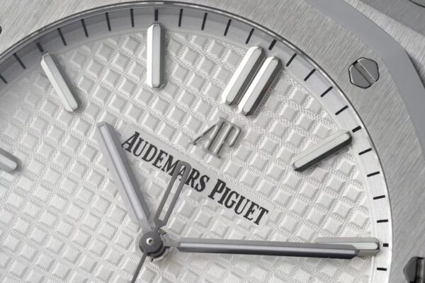 Audemars Piguet Royal Oak 15500 Red