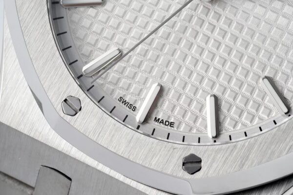 Audemars Piguet Royal Oak 15500 Red