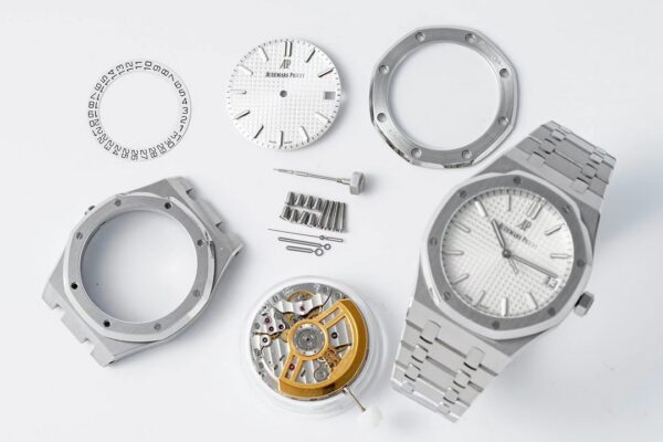 Audemars Piguet Royal Oak 15500 Red