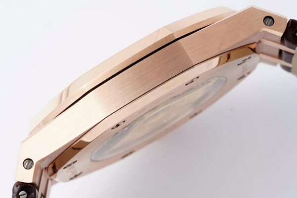 Audemars Piguet Royal Oak 15400 Red