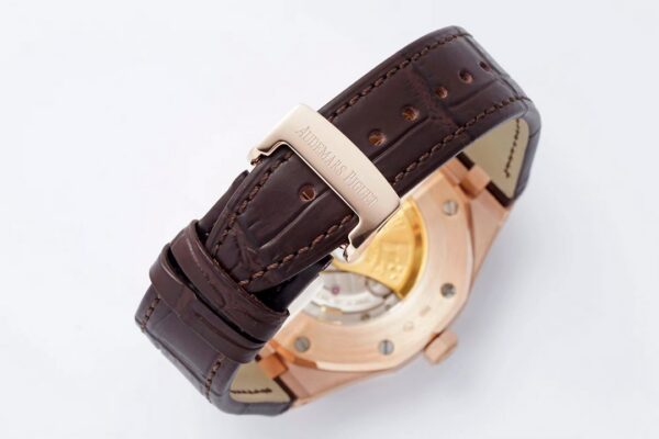 Audemars Piguet Royal Oak 15400 Red