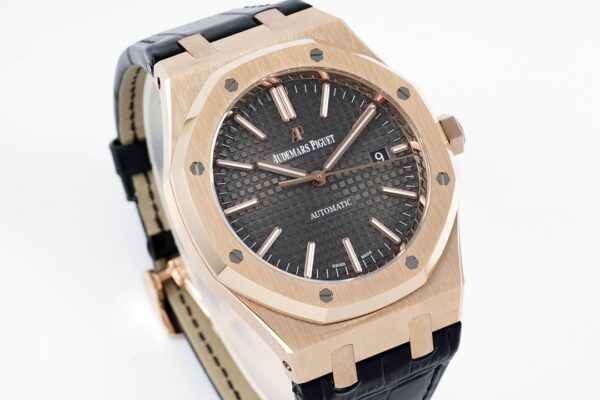 Audemars Piguet Royal Oak 15400 Red