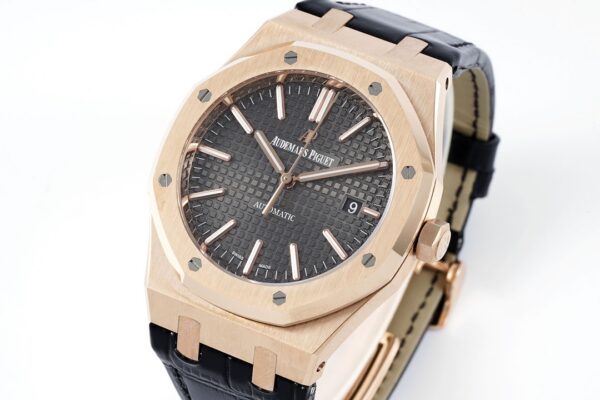 Audemars Piguet Royal Oak 15400 Red