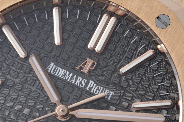 Audemars Piguet Royal Oak 15400 Red
