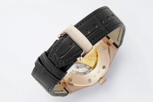 Audemars Piguet Royal Oak 15400 Red