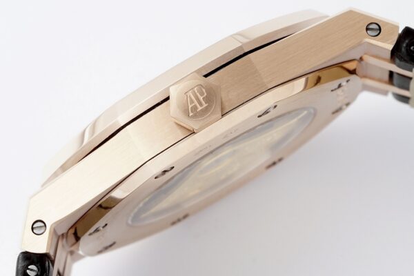 Audemars Piguet Royal Oak 15400 Red