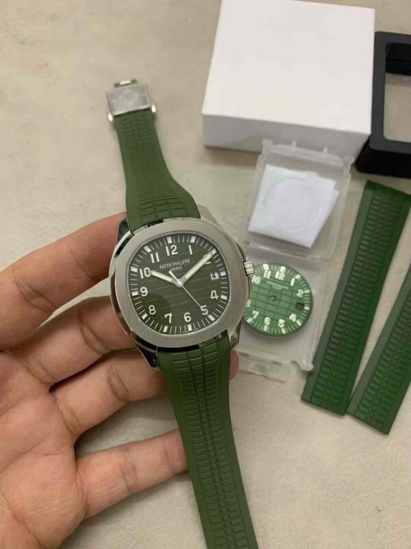 Patek Philippe Aquanaut (AQUANAUT)