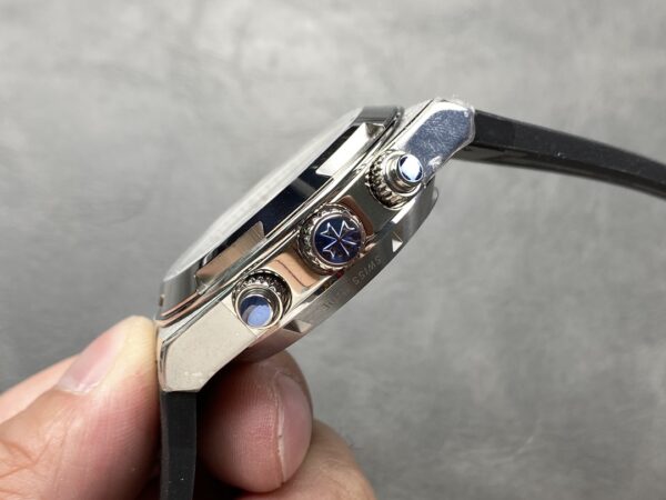 Vacheron Constantin Overseas 5500V